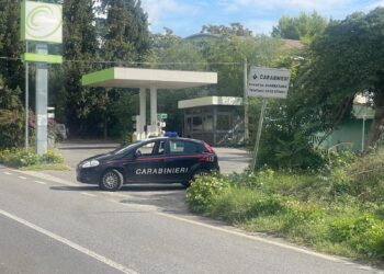 Giarratana, sgraffignano 400 euro dalle casse di un supermercato. Individuati tre etnei