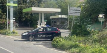 Giarratana, sgraffignano 400 euro dalle casse di un supermercato. Individuati tre etnei