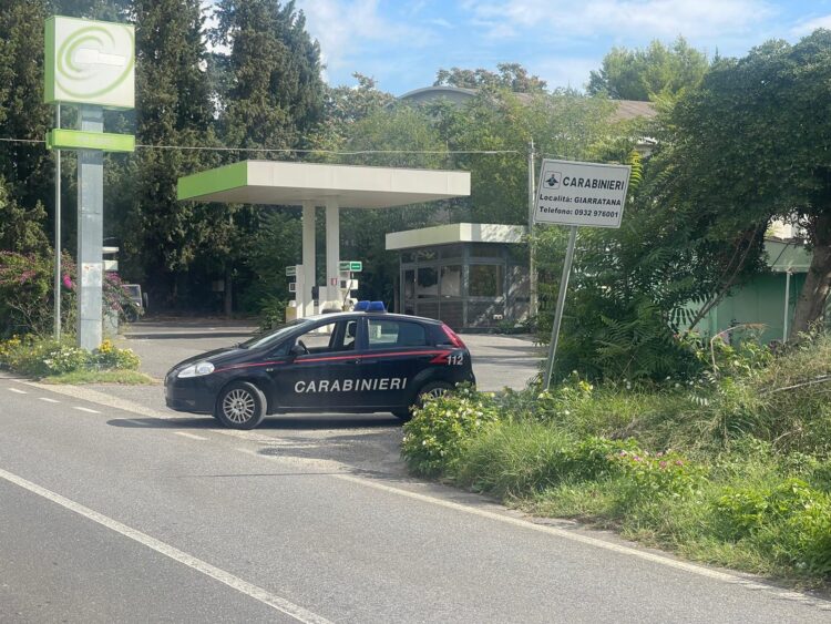 Giarratana, sgraffignano 400 euro dalle casse di un supermercato. Individuati tre etnei