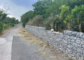 Cava Ispica e la strada della vergogna: rubano le “traverse” dai muri a secco che conducono a San Nicola