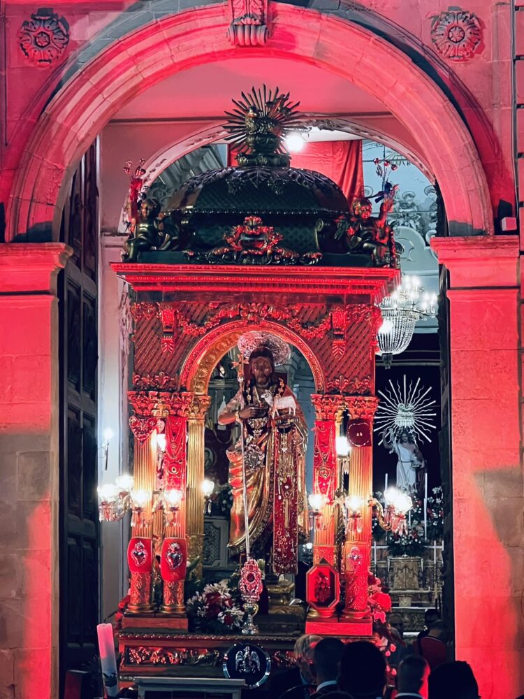 Chiaramonte, la festa di San Giovanni Battista e la benedizione con la reliquia del santo