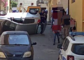 Scicli, incidente in via Nino Bixio: un’auto addirittura si ribalta