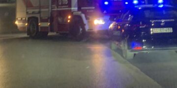 Ragusa, incidente autonomo nella notte in via Archimede: auto si ribalta
