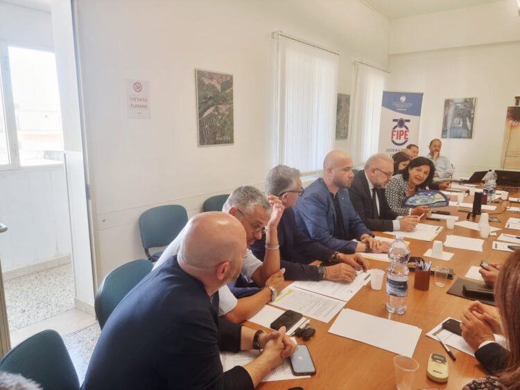 Le prospettive di crescita del territorio ibleo al centro del confronto tra Confcommercio provinciale e la presidente del Libero consorzio