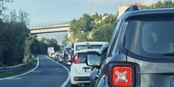 Modica, incidente stradale al ponte Costanzo: lunghe code d’auto