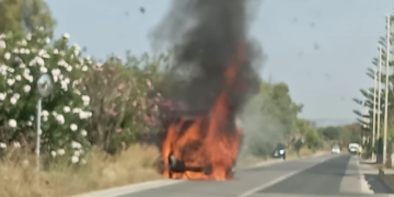 Ispica, in fiamme un mezzo della ditta che raccoglie i rifiuti
