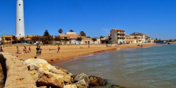 Punta Secca, arrivano le docce a pagamento