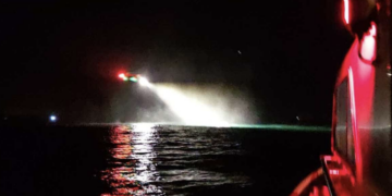 Uomo disperso in mare tra Cava d’Aliga e Bruca: le ricerche continuano