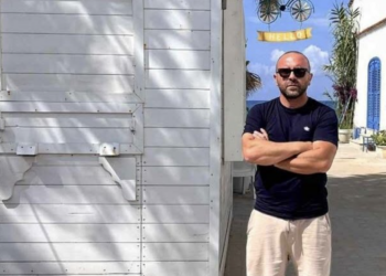 Punta Secca, riesce a trarre in salvo cinque turisti che facevano il bagno a due passi dalla casa di Montalbano