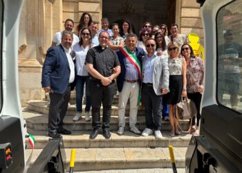 Scicli, consegnato al Comune un veicolo per i diversamente abili