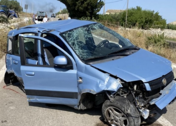 Modica, violento scontro tra un trattore e una Panda