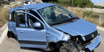 Modica, violento scontro tra un trattore e una Panda
