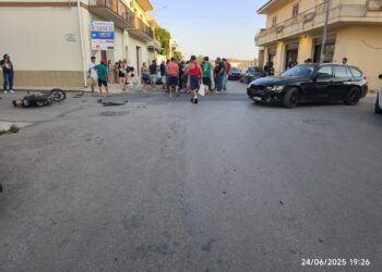 Acate, scontro auto-scooter: ferito il centauro