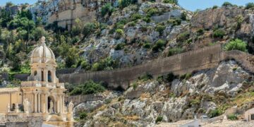 Scicli, consegnati i lavori per la messa in sicurezza della collina Scicli
