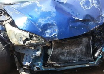 Marina di Ragusa, incidente stradale notturno con quattro feriti