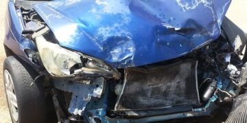 Marina di Ragusa, incidente stradale notturno con quattro feriti