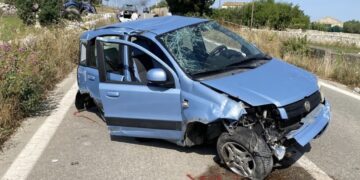 Modica, scontro tra trattore e utilitaria: tre feriti