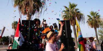 Marina di Ragusa si tinge dei colori del Ragusa Pride