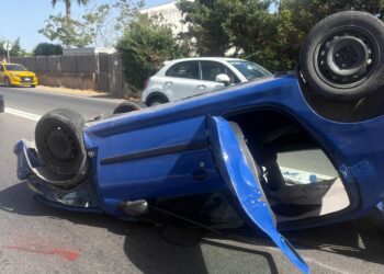 Donnalucata, auto si ribalta: ferito un giovane 22enne