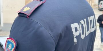 Comiso, beccato in flagranza mentre scambia le targhe dell’auto rubata