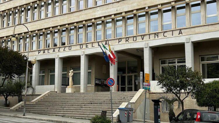 Il Libero consorzio di Ragusa attiva servizio di bus navetta lungo la fascia costiera rivolto ai più giovani