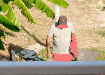 Scoglitti, fa pipì in spiaggia davanti a decine di persone dopo avere abbassato la parte anteriore del costume