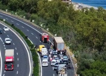 Sversamento olio sull’autostrada Catania-Messina all’altezza di Roccalumera, disagi per chi si mette in viaggio