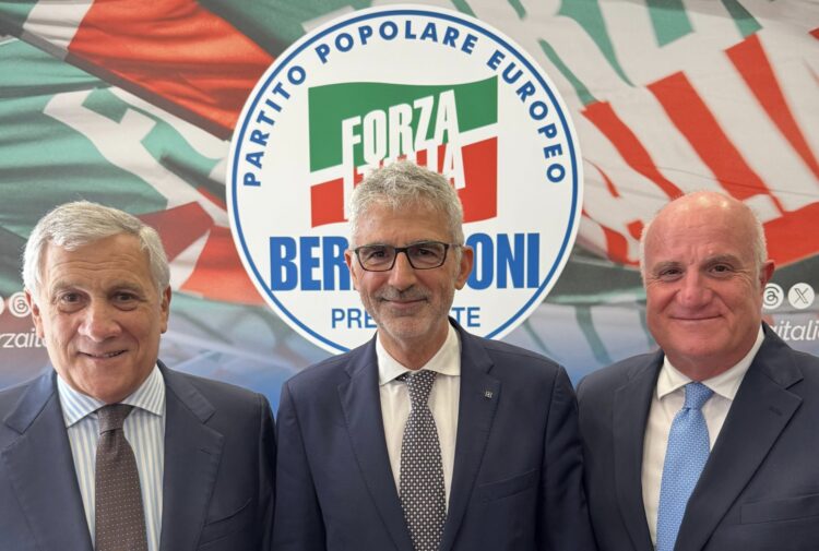 Tajani formalizza l’adesione del sindaco di Ragusa Cassì in Forza Italia