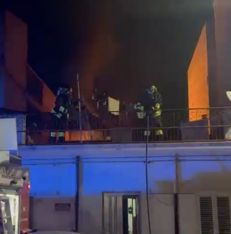 Vittoria, incendio in una abitazione di via Galimberti. Fiamme domate grazie al tempestivo arrivo dei soccorsi