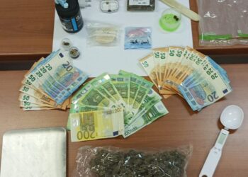 Ispica, al mare per spacciare: fermata coppia di conviventi