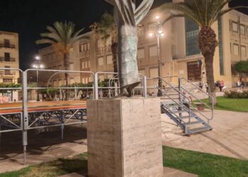 Ispica, il mosaico delle corresponsabilità: “La statua della Resistenza continua a essere mortificata”