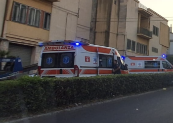 Ragusa, pulmino di suore perde il controllo e sbatte contro un muro