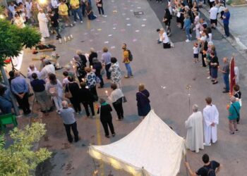 Ragusa, la processione religiosa e l’accoglienza organizzata dai ragazzi dell’Anffas onlus