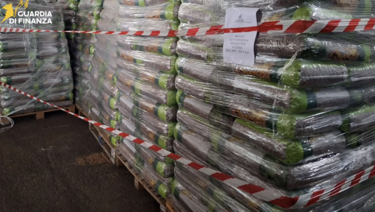 Pellet contraffatto, maxisequestro da 950mila euro nel Ragusano