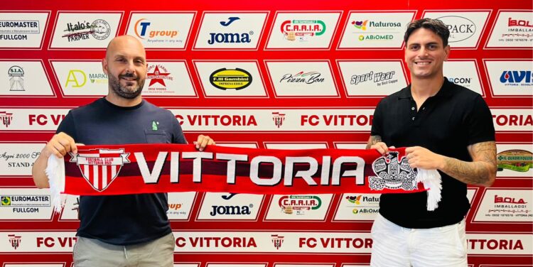 Il centrocampista Mattia Trovato si accasa con il Vittoria calcio