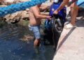 Scoglitti: per evitare lo sportello del Suv apertosi di botto, centauro finisce con lo scooter in acqua