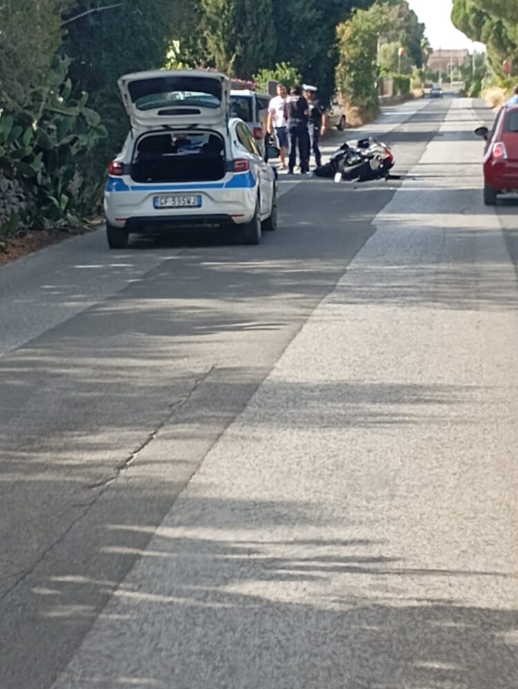 Comiso, scontro auto-moto: centauro in ospedale
