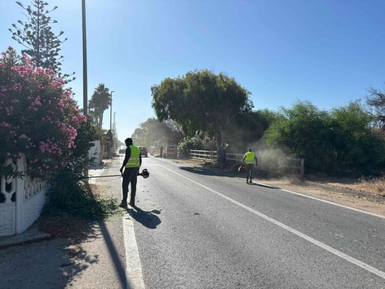 Continuano i lavori di scerbatura lungo la Sp 67 Pozzallo-Marza