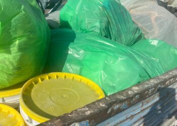 Modica, bloccato a Maganuco mentre sta scaricando rifiuti provenienti dall’edilizia: denunciato un 22enne