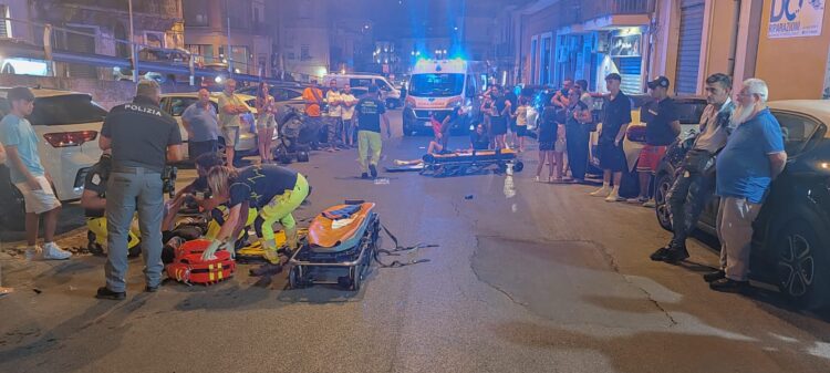 Modica, scontro tra ciclomotore e auto: due feriti