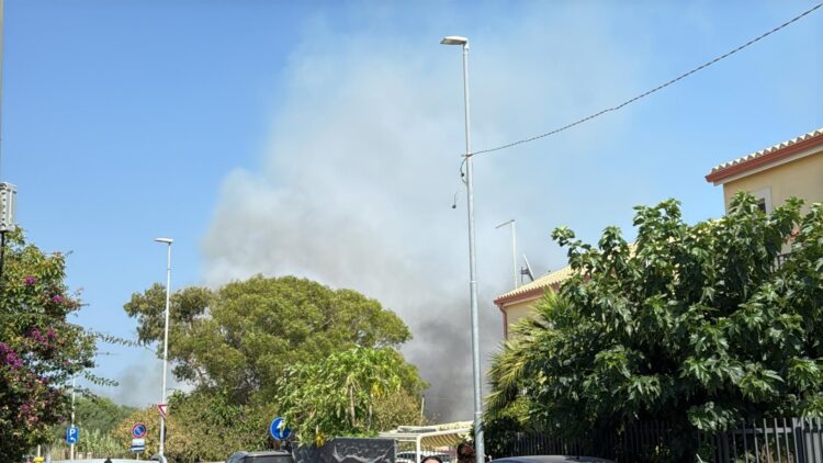 Marina di Modica, in corso incendio di importanti proporzioni