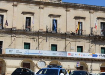 Modica, si introducono in casa e lo rapinano dopo averlo pestato a sangue