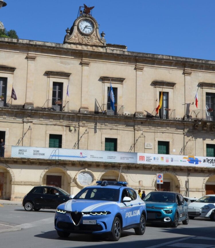 Modica, si introducono in casa e lo rapinano dopo averlo pestato a sangue
