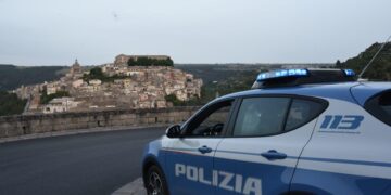 Ragusa, accusata della fine del matrimonio della figlia: perseguitata e offesa da un 76enne