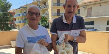 Ragusa, l’Anffas onlus e le cipolle di Giarratana donate ai ragazzi