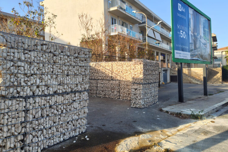 Scicli, i residenti di viale dei Fiori: “Quell’isola ecologica non s’ha da fare”