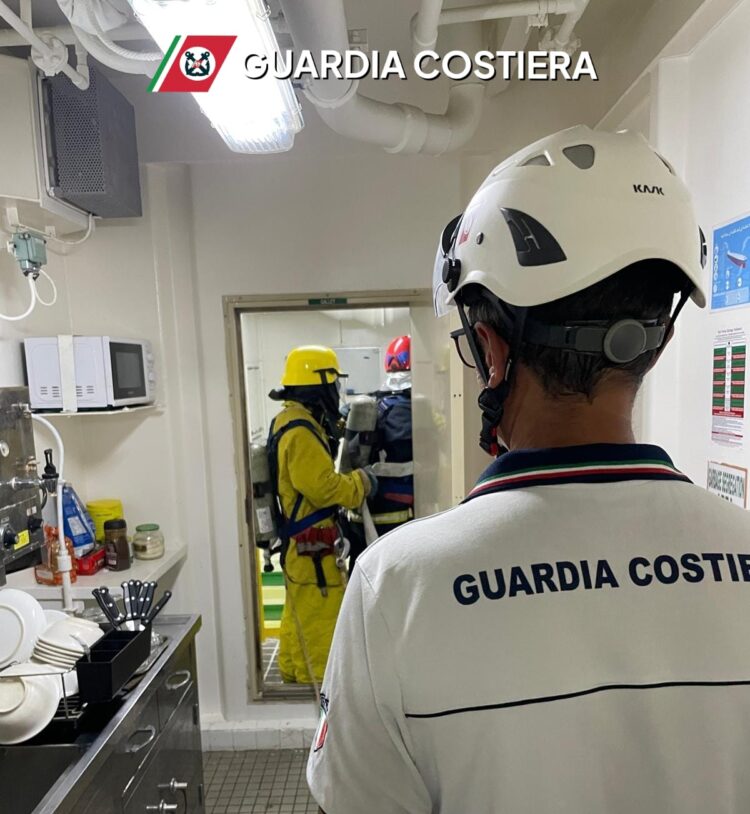 Porto di Pozzallo, cargo battente bandiera Antigua e Barbuda detenuto dalla Guardia costiera