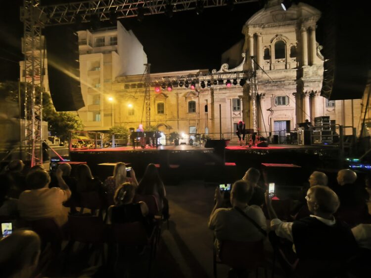 Ragusa e l’abbraccio della musica con il concerto di Ron