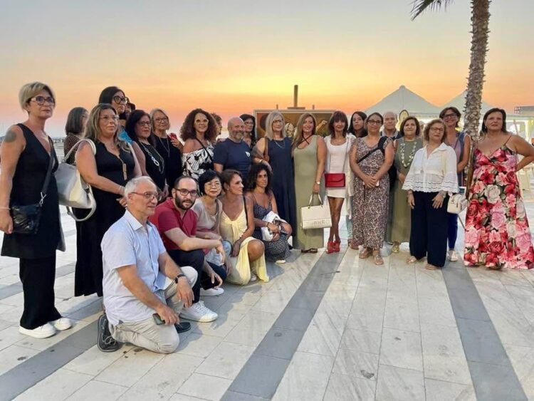 Scoglitti si illumina con “Arte in corso onde e colori”