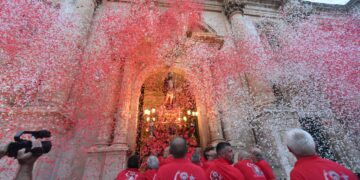 Ragusa, uno straordinario bagno di folla ha onorato il patrono San Giovanni Battista
